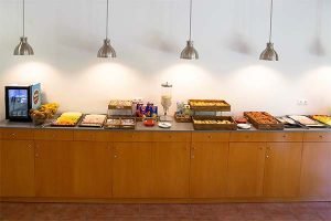 Casa_Santa_Elena_Solius_bufet_desayuno